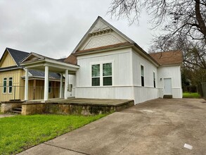 1110 N 11th St in Waco, TX - Building Photo - Building Photo