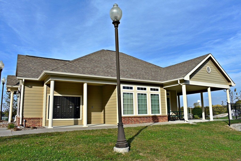 Covington Woods Apartments Lansing, KS Apartments For Rent