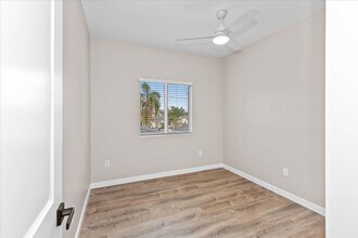 5016 Chaparral Way in San Diego, CA - Building Photo - Building Photo