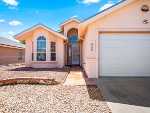 5416 Roger Maris Dr in El Paso, TX - Building Photo - Building Photo