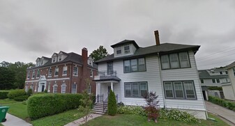 68 Manet Rd, Unit 1 in Chestnut Hill, MA - Building Photo
