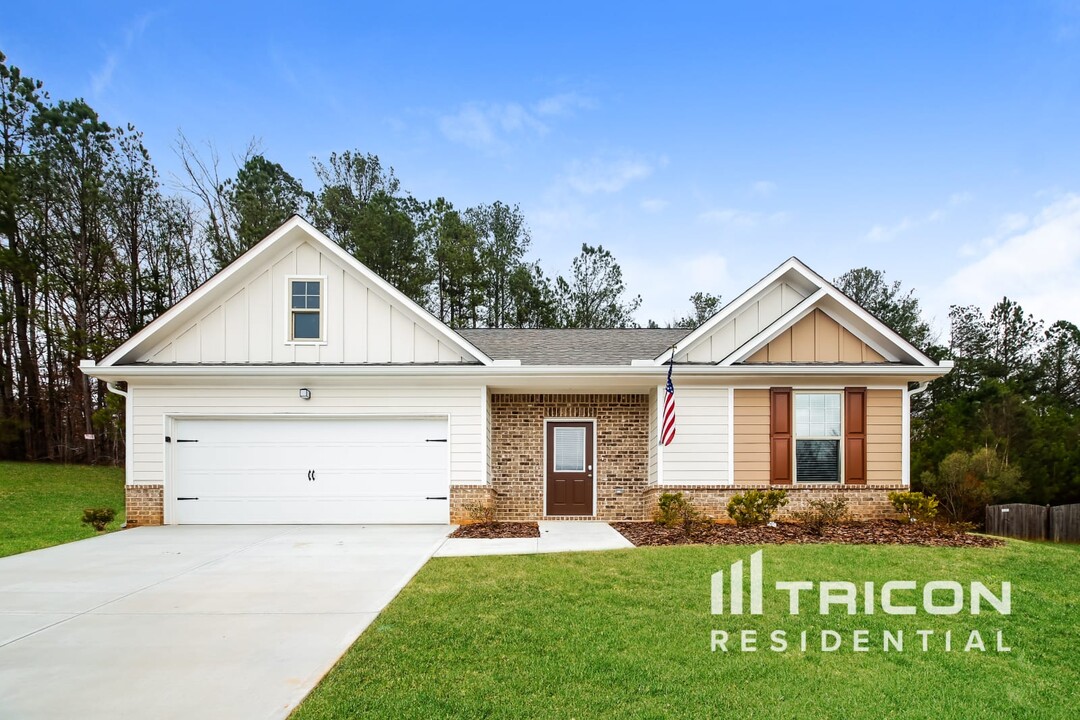 460 Clematis Court in Temple, GA - Building Photo
