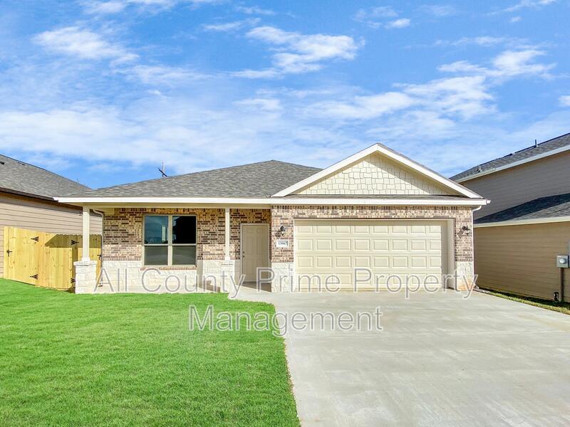13067 Clear View Dr in Willis, TX - Building Photo