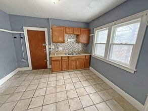 3584 E 151st St in Cleveland, OH - Building Photo - Building Photo