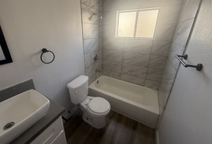 8464 Avalon Blvd in Los Angeles, CA - Building Photo