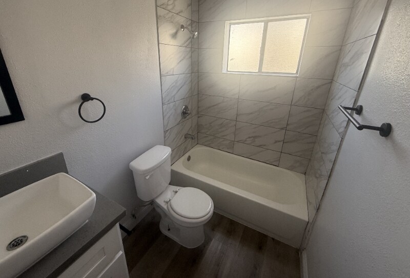 8464 Avalon Blvd in Los Angeles, CA - Building Photo