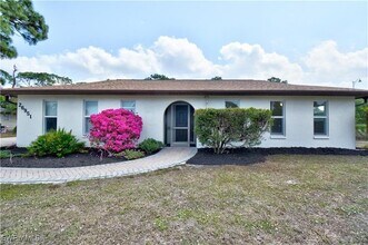 26951 Leport St in Bonita Springs, FL - Foto de edificio - Building Photo