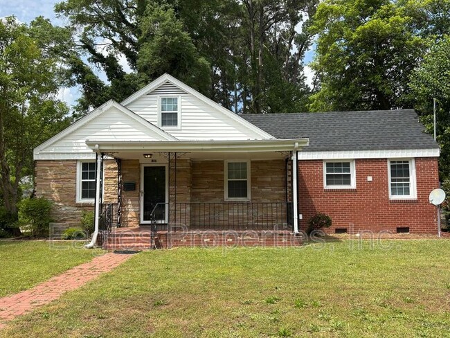 property at 1307 E Ash St