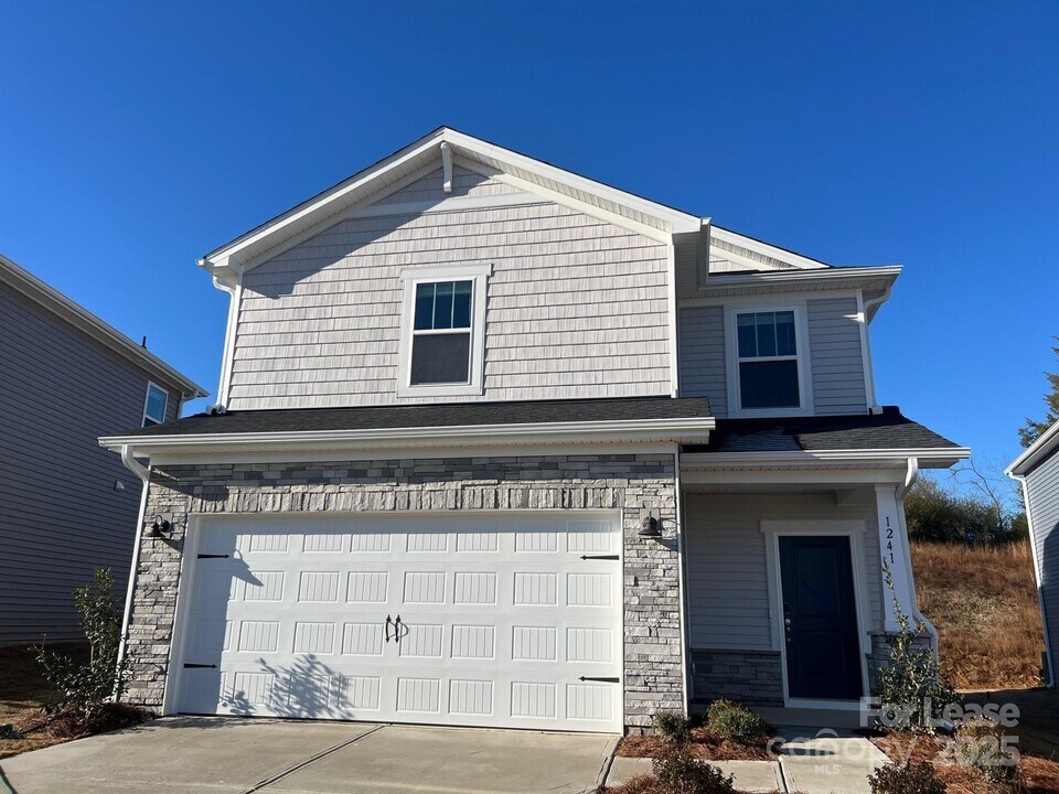 1241 30th St Ln NE in Conover, NC - Building Photo