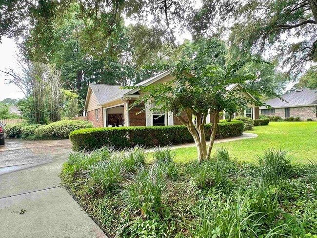 3708 Longchamp Cir in Tallahassee, FL - Building Photo - Building Photo