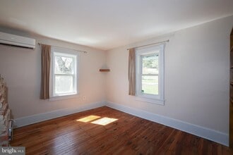 24060 New Mountain Rd in Aldie, VA - Building Photo - Building Photo