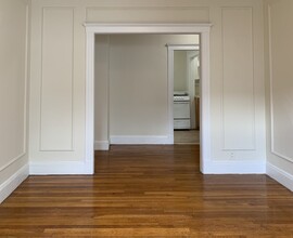 4 Vinal St, Unit 10 in Boston, MA - Foto de edificio - Building Photo