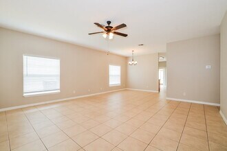 2146 Victoria Falls Dr in Orlando, FL - Building Photo - Building Photo
