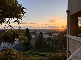 11385 Affinity Ct in San Diego, CA - Building Photo