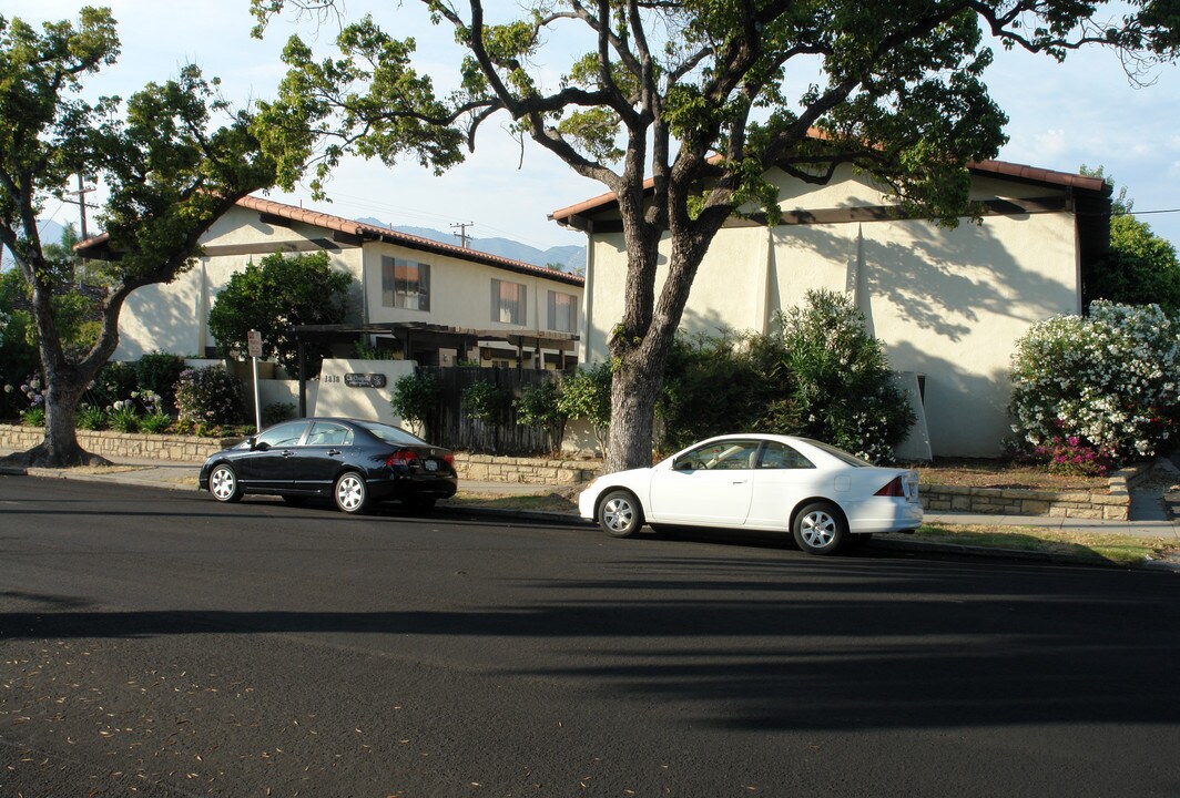 La Chapala Apartments in Santa Barbara, CA - Building Photo