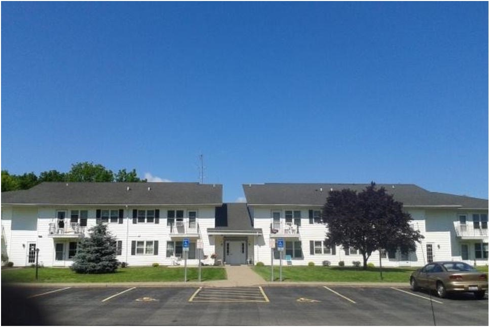 Middleport Country Estates in Middleport, NY - Building Photo