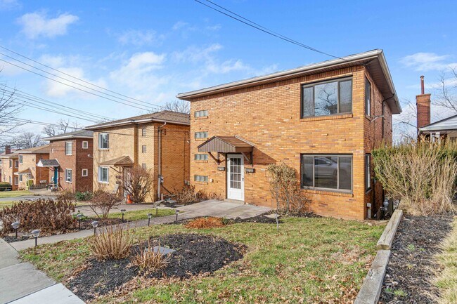 6569 Rosemoor St, Unit 2 in Pittsburgh, PA - Building Photo - Building Photo