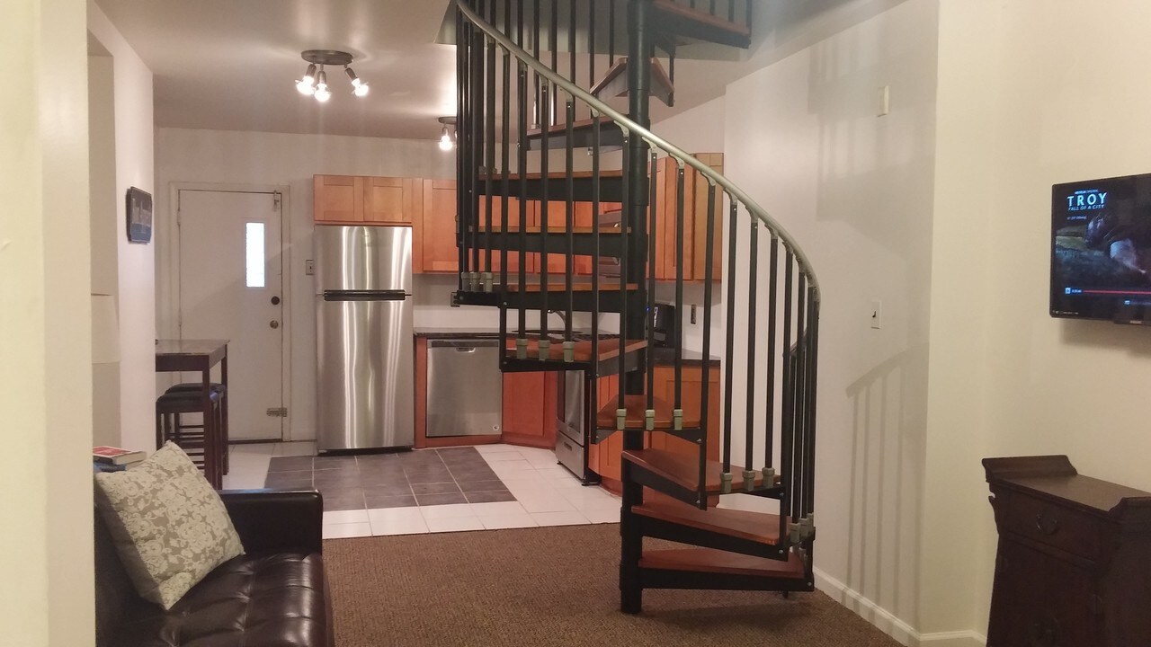 1808 West Diamond street, Unit 2 Photo