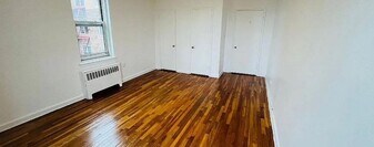 200 Central Park S in New York, NY - Building Photo