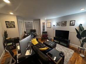 816 Saratoga St, Unit #1 in Boston, MA - Building Photo - Building Photo