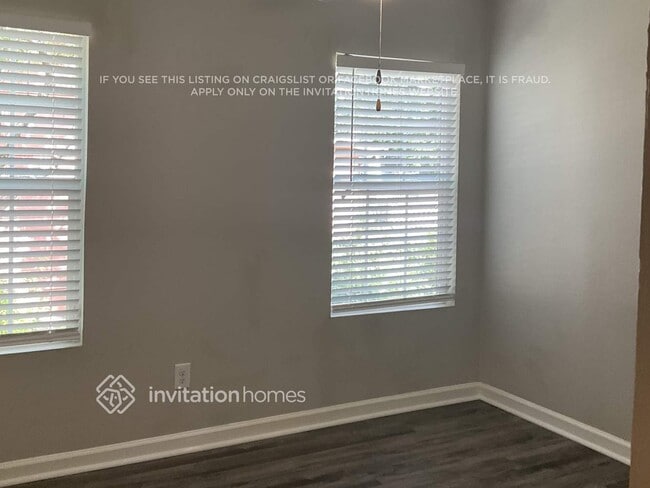 320 W Avenue G in Garland, TX - Building Photo - Building Photo