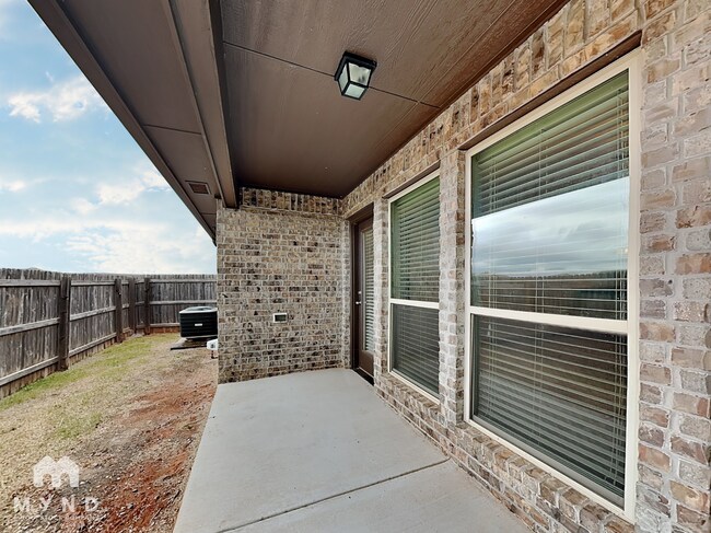 18212 Manera Wy in Edmond, OK - Foto de edificio - Building Photo