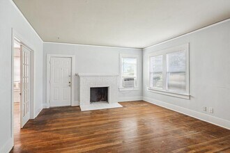 2113 Berry St in Houston, TX - Building Photo - Building Photo