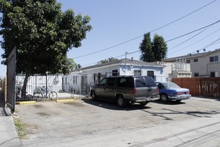 1841-1845 Chestnut Ave in Long Beach, CA - Foto de edificio - Building Photo