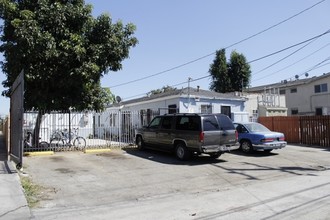 1841-1845 Chestnut Ave in Long Beach, CA - Building Photo - Building Photo