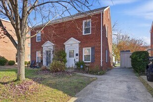 403 S Veitch St in Arlington, VA - Building Photo
