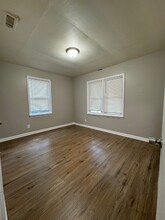 1136 S Bonn St in Wichita, KS - Building Photo - Building Photo