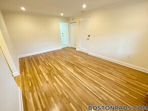 86 St Paul St in Brookline, MA - Building Photo - Building Photo