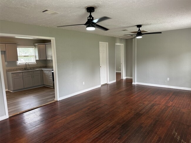 property at 5345 Higgins St