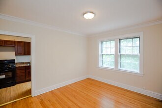 1301 Ridgeland Ave-Unit -1301-A05 in Berwyn, IL - Building Photo - Building Photo
