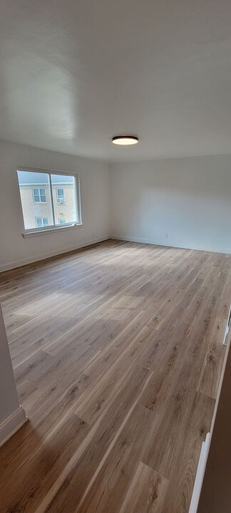228 Parkview Blvd in Waterloo, IA - Building Photo