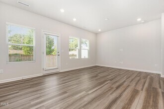 172 Paramount Dr in Smithfield, NC - Building Photo - Building Photo