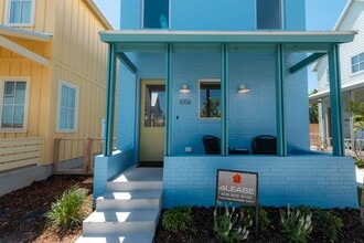 1058 Hangar Dr in Oklahoma City, OK - Foto de edificio - Building Photo
