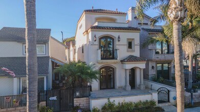 525 15th St in Huntington Beach, CA - Building Photo - Building Photo