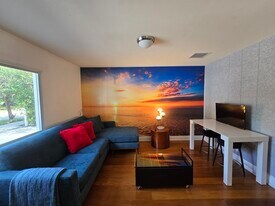 1922 Garfield St in Hollywood, FL - Building Photo