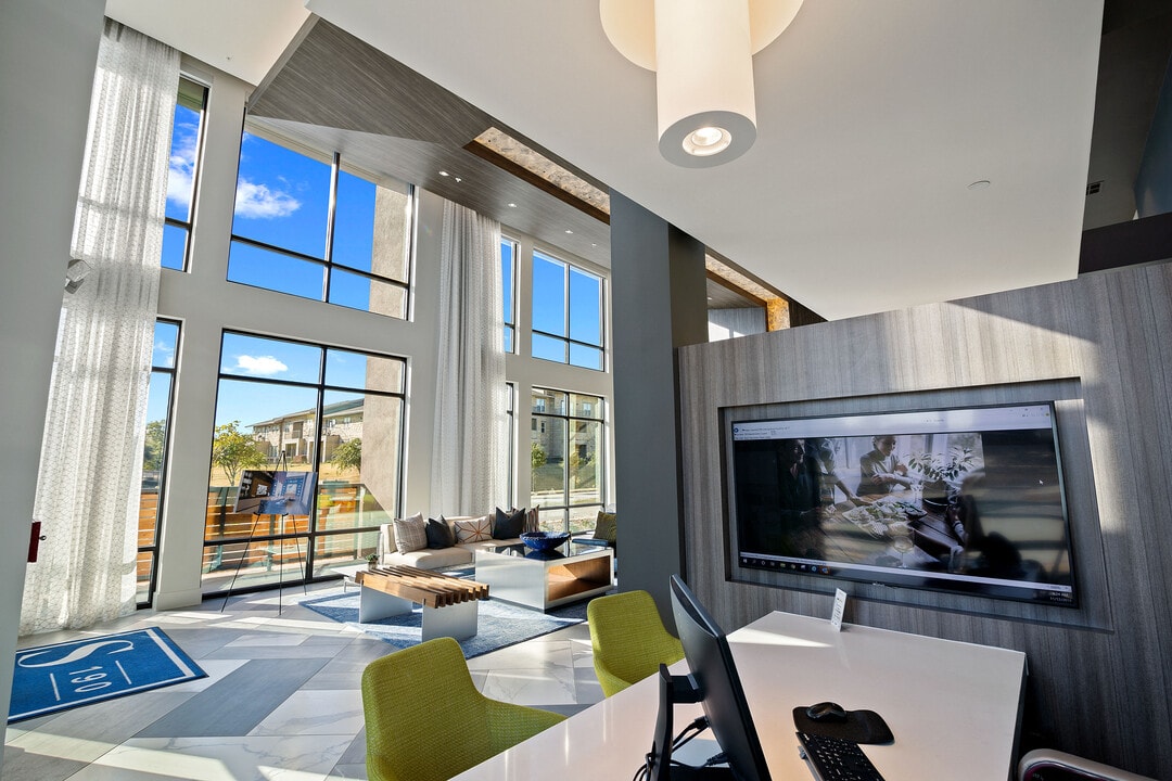 The James at Canyon Creek in Richardson, TX - Building Photo