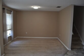 28 Lamour Ln in Palm Coast, FL - Building Photo - Building Photo