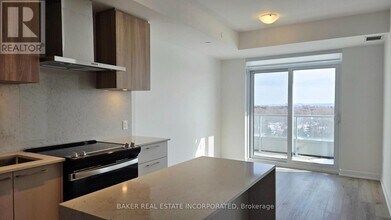 500 Plains Rd E in Burlington, ON - Building Photo - Building Photo