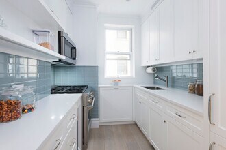 25 5th Ave in New York, NY - Building Photo - Building Photo