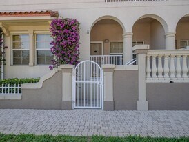 2110 W 1st in Ft. Myers, FL - Building Photo