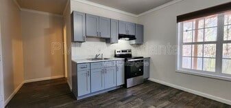 755 Castlebrooke Way SE in Lawrenceville, GA - Building Photo