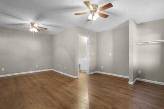 7036 Raider Rd, Unit 1104 in Bonne Terre, MO - Foto de edificio - Building Photo