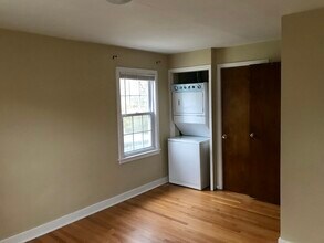 63 Milton St in West Hartford, CT - Building Photo - Building Photo