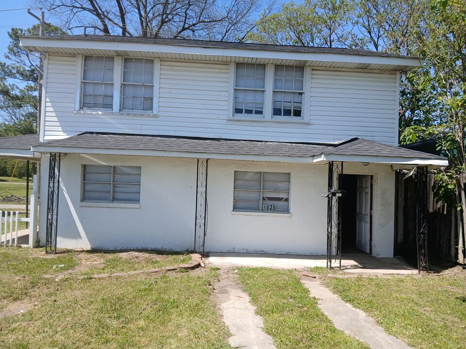 1828 Pinson Valley Pkwy in Birmingham, AL - Foto de edificio