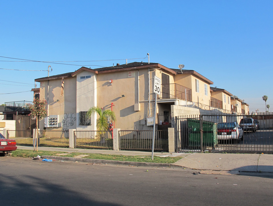 525 W Colden Ave in Los Angeles, CA - Foto de edificio