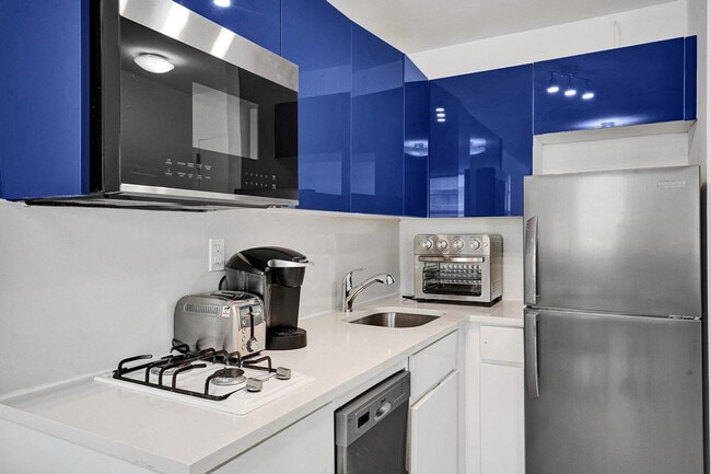 710 Washington Ave in Miami Beach, FL - Building Photo - Building Photo